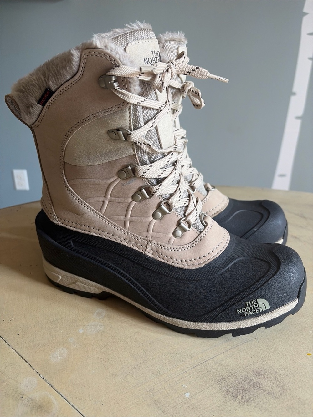 The North Face Shellista II Mid Boots Womens Size 8.5 Waterproof Lined NF00CM67